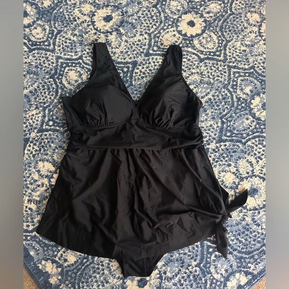 NWOT Torrid Wireless Short Asymmetrical Swim Dress - Picture 4 of 14